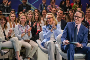 Löber mit CEO Belén Garijo. Die Spanierin war lange Zeit die einzige Frau, die ein Dax-Unternehmen geführt hat. © Merck