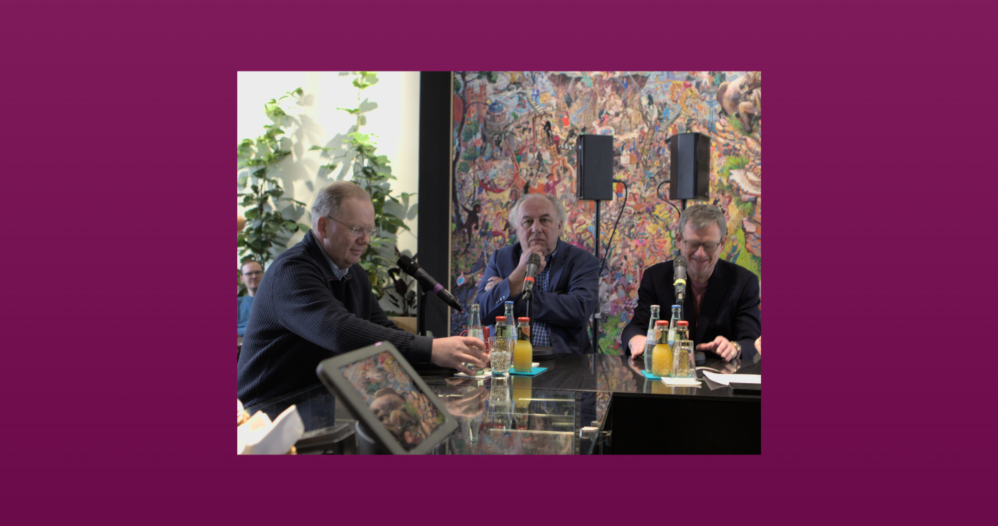 „p&k-Live" im neuen Quadriga-Café mit Sebastian Turner, Matthias Machnig und Hans Langguth. (v.l. n.r.) © Quadriga Media, Robert Feldmann