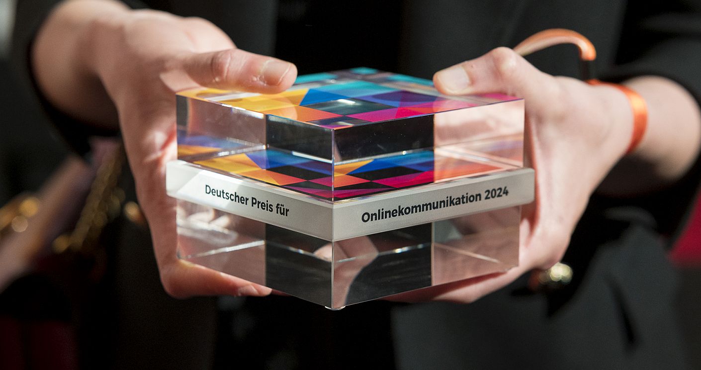 Der begehrte Award. © Sebastian Höhn/Quadriga Media