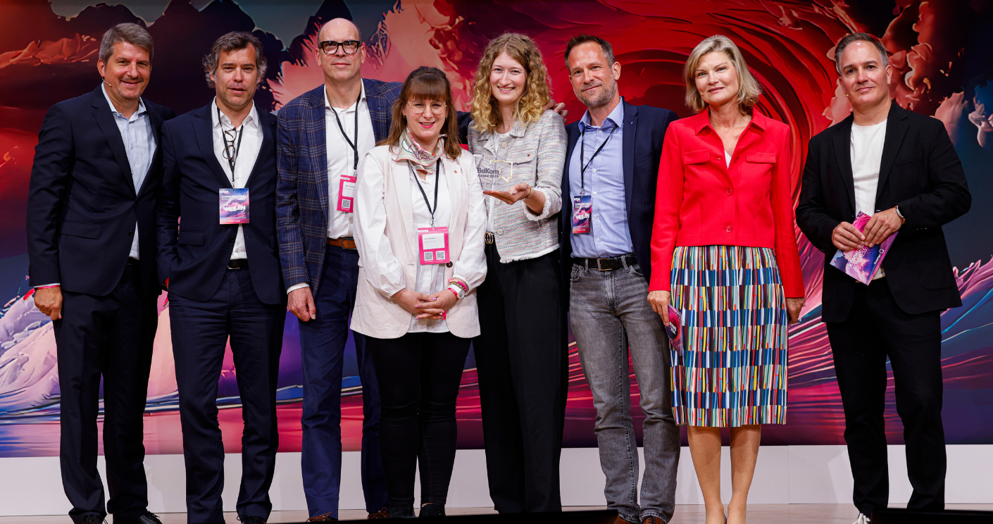 2024 gewann das Team von Trumpf um Kommunikationschef Andreas Möller (2.v.l.) den BdKom Award in der Kategorie „Team des Jahres". © Anika Nowak