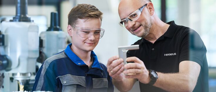 Der Hanauer Mittelständler Heraeus legt in der Kommunikation mit seinen Mitarbeitenden Wert auf offenen Austausch. © Heraeus