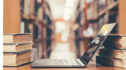 Mit der Filterfunktion von Perplexity kann man gezielt Nachrichtenportale, Nutzerforen und auch wissenschaftliche Publikationen durchsuchen. © Getty Images/Chinnapong