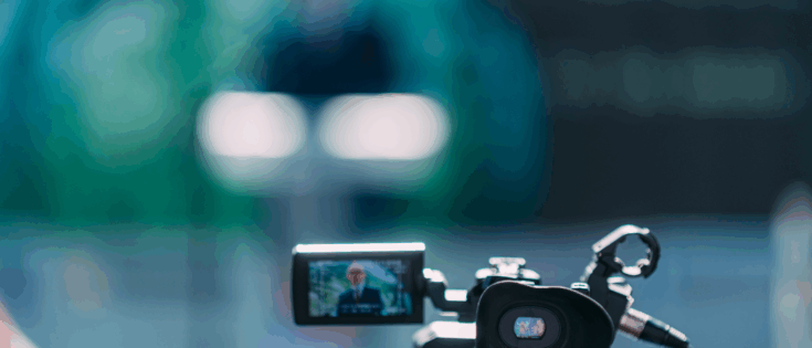 Eine Videobotschaft eines CEOs sollte professionell umgesetzt werden, aber nicht überinszeniert sein. © Getty Images/microgen