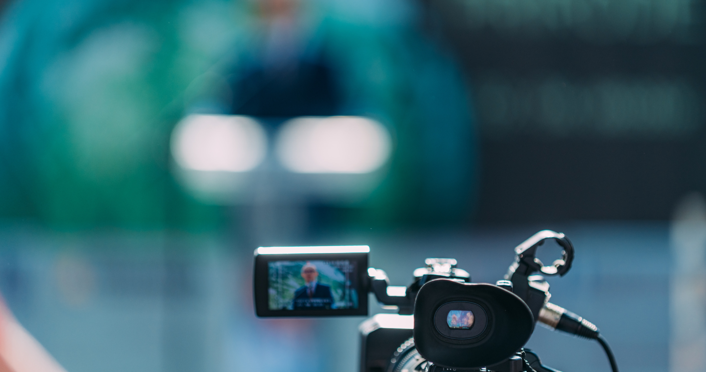 Eine Videobotschaft eines CEOs sollte professionell umgesetzt werden, aber nicht überinszeniert sein. © Getty Images/microgen