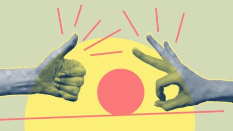 Collage mit Handgesten: Daumen hoch auf der linken Seite, eine rote Kugel in der Mitte und auf der rechten Seite eine Hand, die im Begriff ist, die Kugel wegzuschnipsen. Dazu die Bildunterschrift: Widerspruch erlaubt: Corporate Influencer sind nur dann authentisch, wenn sie als Persönlichkeiten mit Haltung wahrgenommen werden. © Getty Images/zzayko