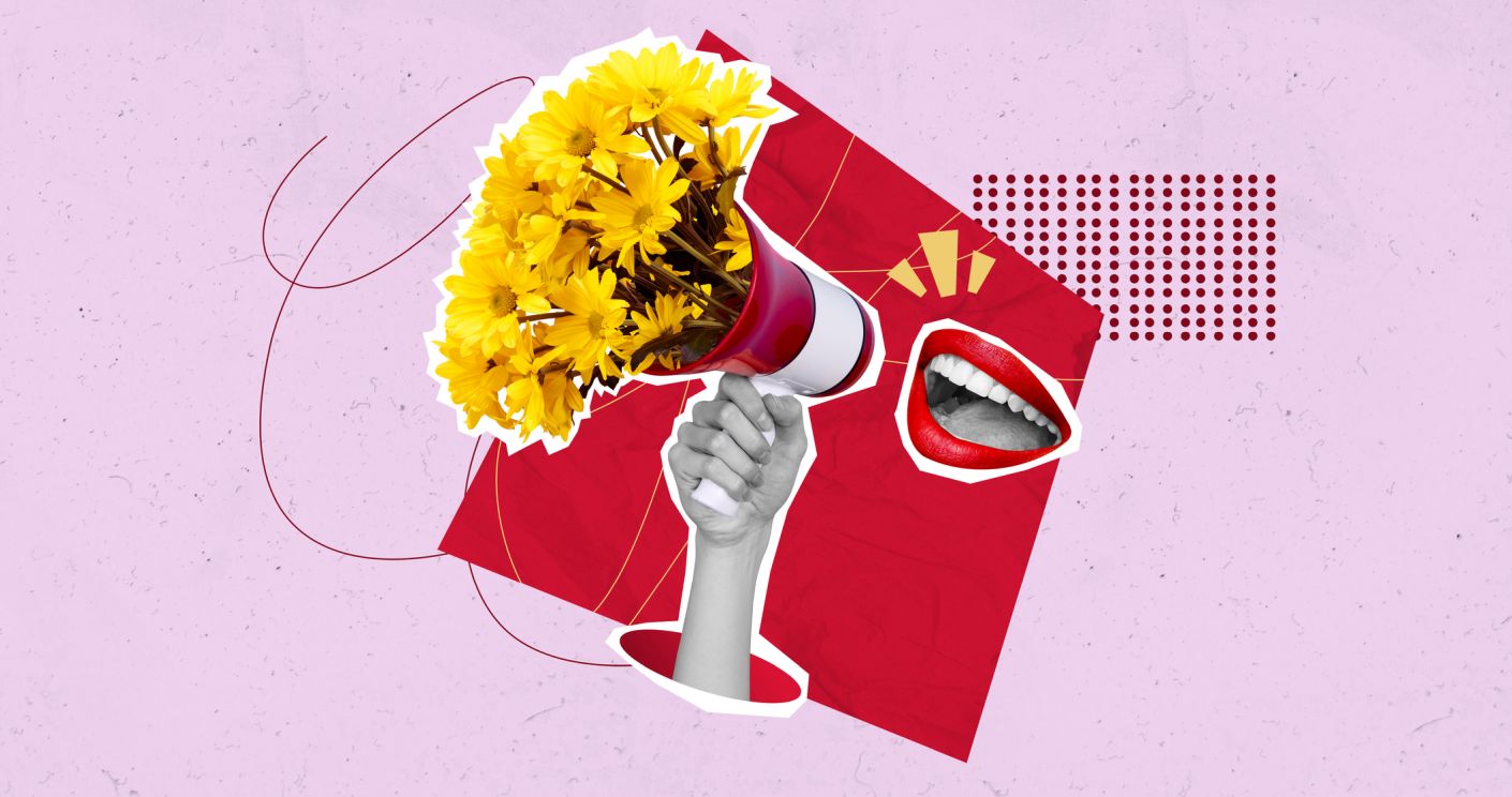 Surreale Collage: Hand mit Megafon und Blumenstrauß, lächelnde Lippen auf pinkem Hintergrund. Dazu die Bildunterschrift: Peer-Feedback kann die Teamleistung fördern. Doch ohne Feingefühl geht es nicht. © Getty Images/Deagreez