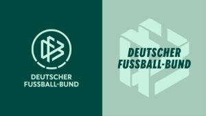 Zwei Logos des Deutschen Fußball-Bunds auf grünem und mintgrünem Hintergrund, jeweils mit modernem Design.