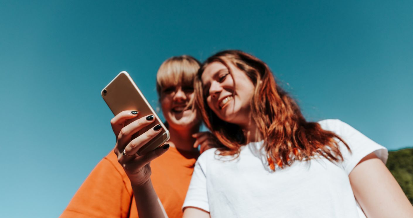 Reichweite erzielen die Postings, die emotionalisieren, unterhalten und Diskussionen entfachen. © Getty Images/Finn Hafemann