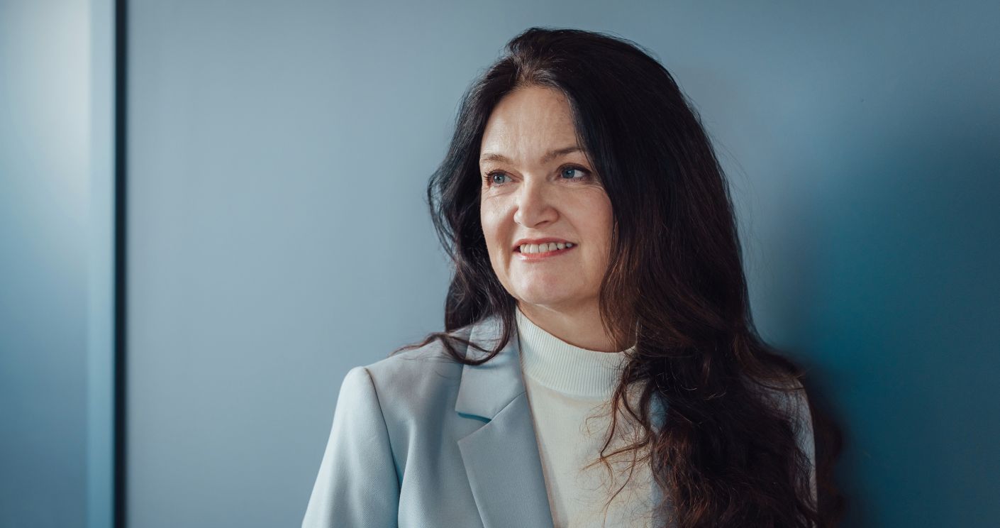 Führung werde sich durch künstliche Intelligenz verändern, sagt Annette Siragusano. © Otto Group/Christopher Busch