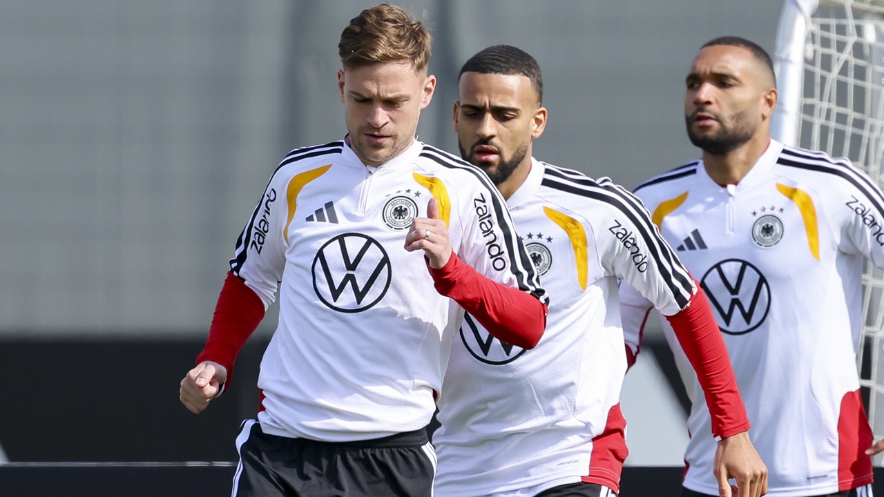 Von der Männer-Nationalmannschaft soll es vor allem Hintergrundberichte und Dokus auf DFB.TV geben. © picture alliance/DeFodi Images/Marco Steinbrenner