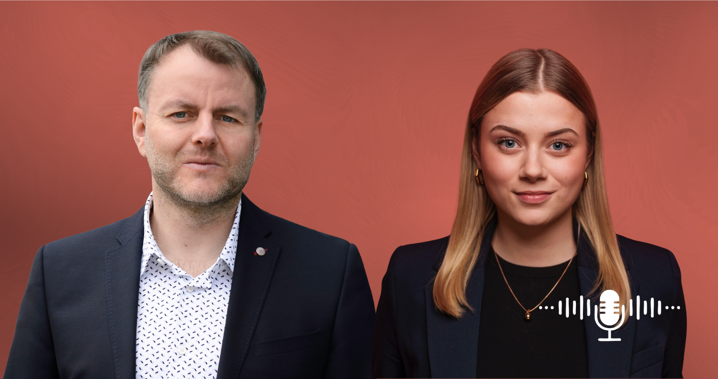 KOM-Chefredakteur Volker Thoms sprach  mit Lilly Blaudszun. © Dominik Butzmann; Die Hoffotografen; Collage: Quadriga Media Berlin